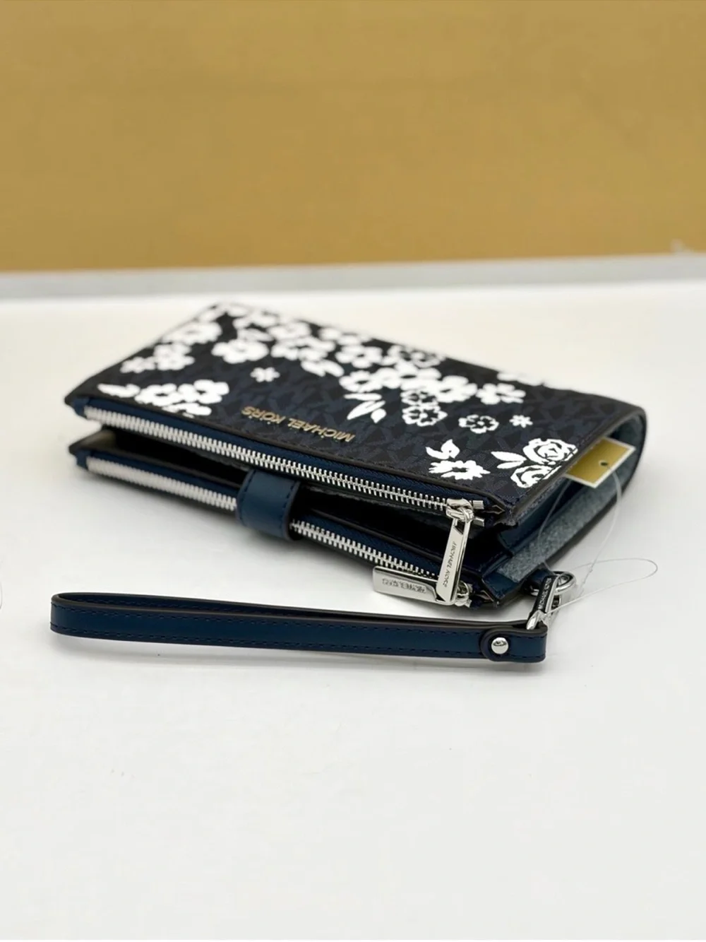MICHAEL KORS Jet Set Travel Large Printed Signature Logo Wristlet Admiral